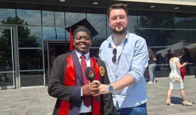 ERÜ Tıp Fakültesi'nde mezuniyet coşkusu yaşandı, Ruandalı öğrenci "Beni doktor yaptı, Türkiye'ye teşekkür ediyorum"