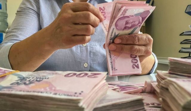 Üniversite öğrencilerine aylık 13 bin 750 TL burs desteği: Başvurular başladı