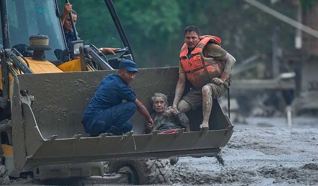 Yüzlerce ölü, binlerce yaralı... Felaketten sonra morglarda yer kalmadı!