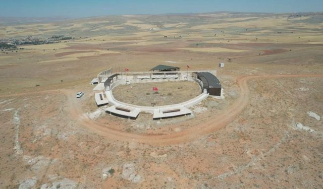 105 yıldır bu köyde yaşatılıyor: Her bahçeden şehit mezarı çıkıyor