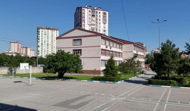 Kayseri'nin gururu oldular! Hürriyet Mesleki ve Teknik Anadolu Lisesi Türkiye 7'ncisi oldu!