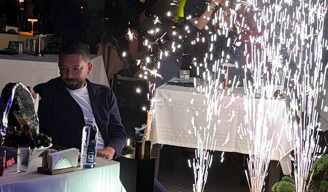 Sosyal medya fenomeni Azad Yılmaz Kayseri'de kendi tarzıyla eğlendi