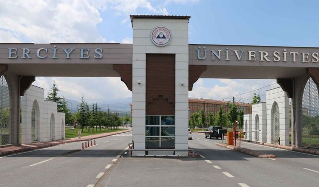 Erciyes Üniversitesi’nde dekanlık koltuğuna yeniden oturdu: Doç. Dr. Emre Toprak kimdir?