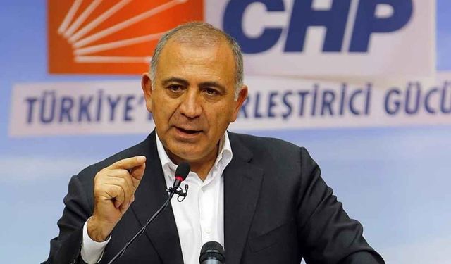 Gürsel Tekin'in CHP İstanbul İl Başkanlığı görevi sona erdi