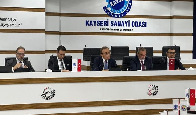 KAYSO’da Ekonomi Ve Finans Zirvesi: “Türkiye 4 saatlik uçuşla 2,5 milyarlık coğrafyaya mal satabilir”