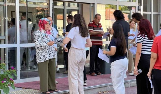Kamuda çalışmak isteyen 1 milyon aday için sınav başladı!