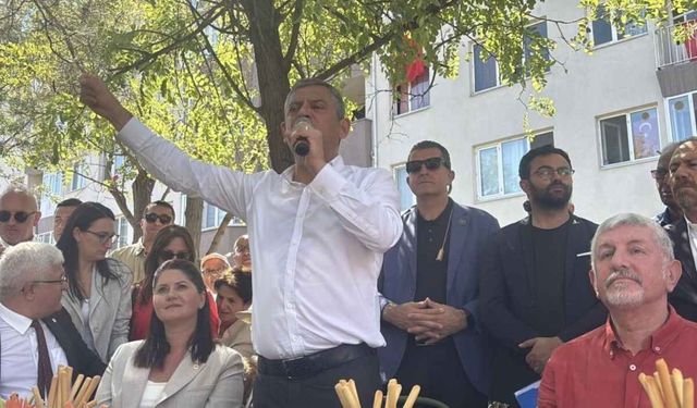 Özgür Özel canlı yayında şaşırdı! Peş peşe CHP ve İYİ Parti gafı