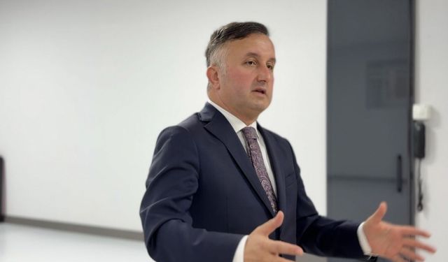 Kayseri İl Milli Eğitim Müdürü Coşkun Esen uyum haftasında öğrencileri yalnız bırakmadı!