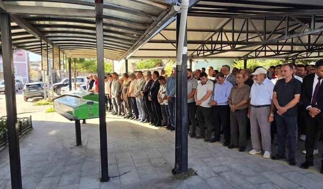 AK Parti Develi teşkilatı Zehra Kürkçü’yü dualarla uğurladı