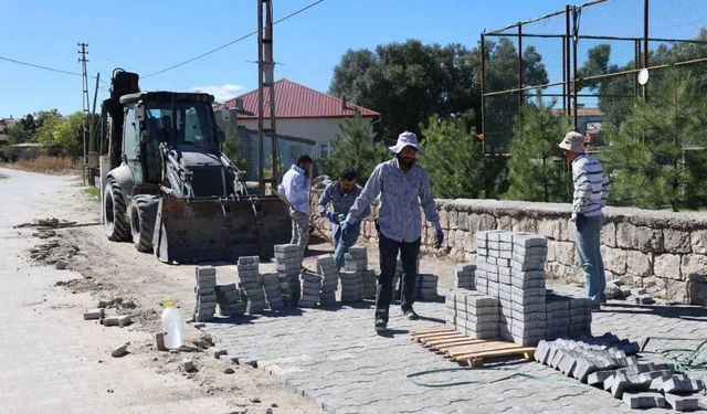 Bünyan’da yollar yenileniyor: Ekinciler Mahallesi’nde parke mesaisi