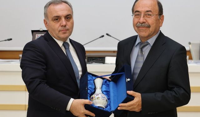 Erciyes Üniversitesi Fen Fakültesi dekanı görevi bıraktı