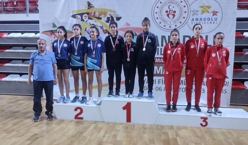Kayseri Kız Takımı, Masa Tenisi Yarı Finalinde