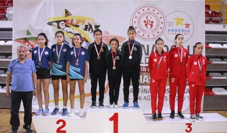 Kocasinan Masa Tenisi Takımı Şampiyon Oldu