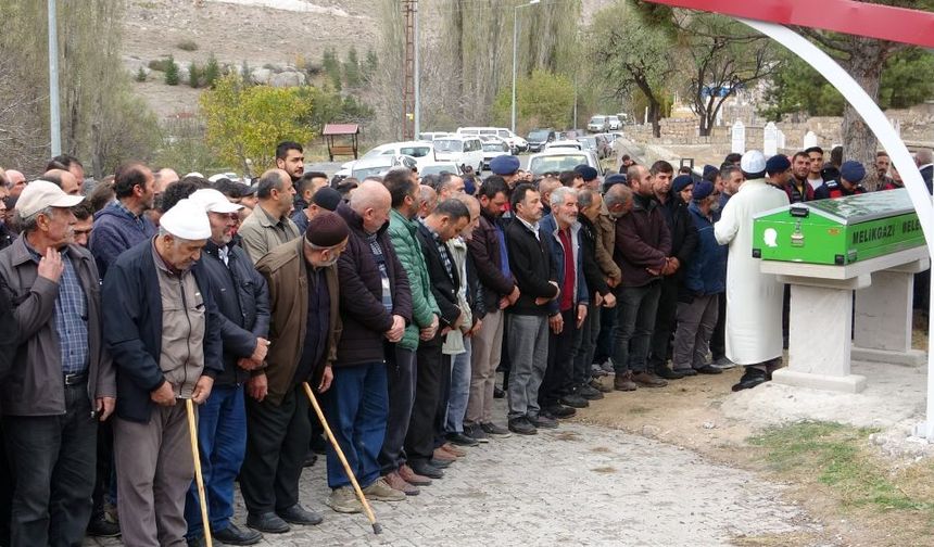 Kan Donduran Cinayet! Başı Ezilerek Öldürülen Kadının Katili Komşusu Çıktı