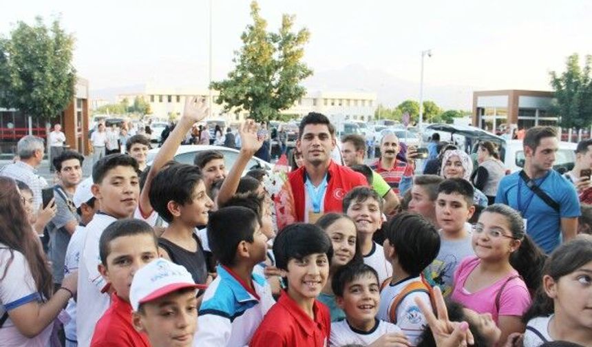 Şampiyonu, Spor A.Ş. Karşıladı