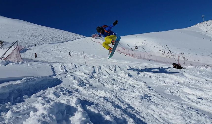 Ali Dağı’ndan snowboard ile kaydı 