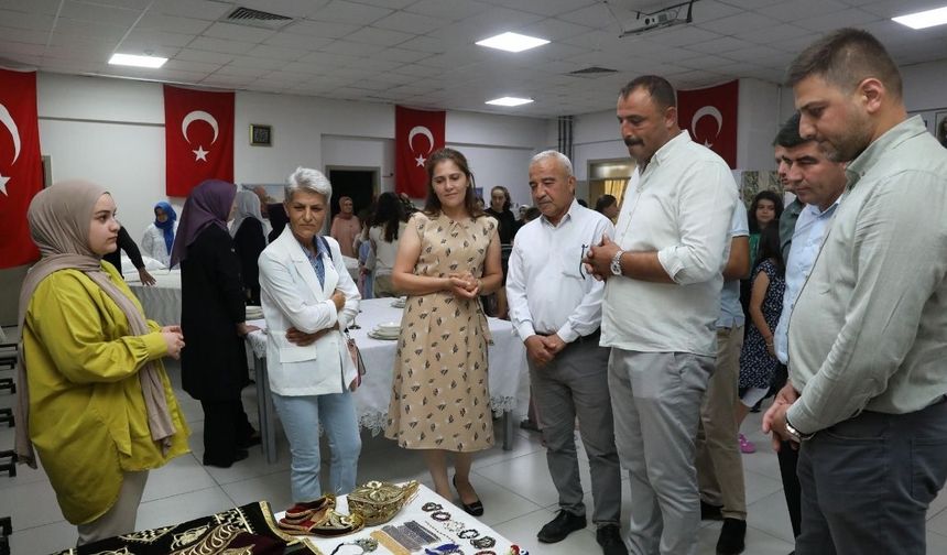 Sarıoğlan'da sandıklardan çıkan miras: Unutulmuş el sanatları yeniden keşfediliyor!