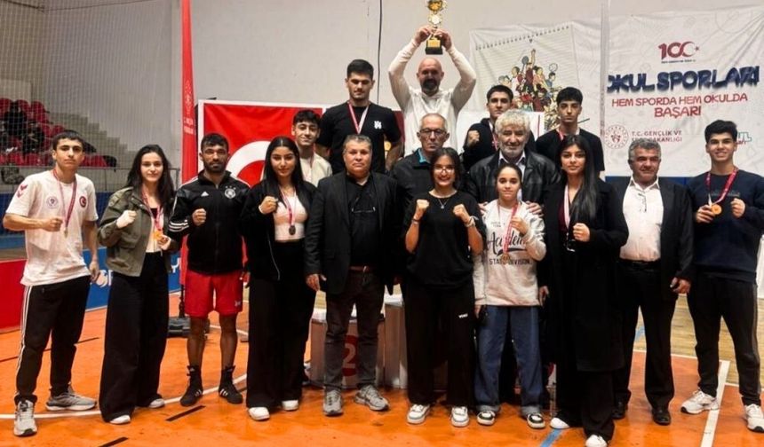 Kayseri’de Akdeniz rüzgarı : 13 sporcu ile 13 madalya aldılar