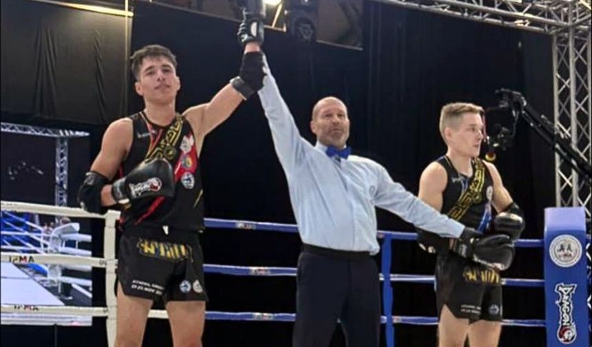 Kayserili Utku Mete Yağcı Muaythai Avrupa Şampiyonası’nda altın madalya kazandı