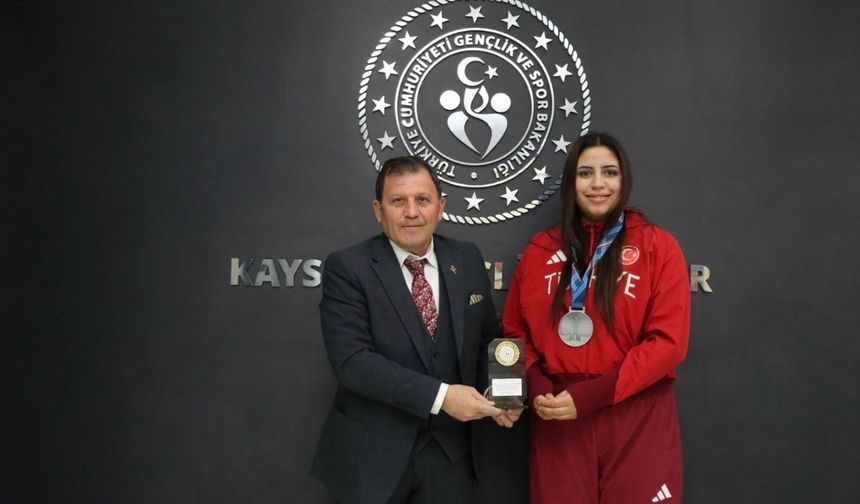 Kayserili Boksör Hikmet Gül Türkmen'den Avrupa zaferi