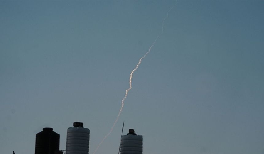 İran, İsrail'in Nükleer Tesisinin bulunduğu Dimona kentine füze saldırısı gerçekleştirdi