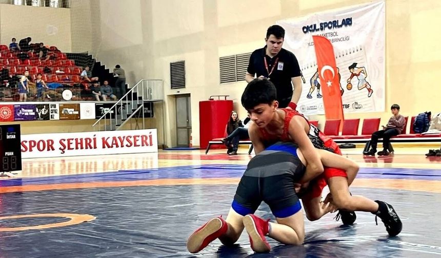 Kayseri İl Birinciliği Güreş Şampiyonası başladı