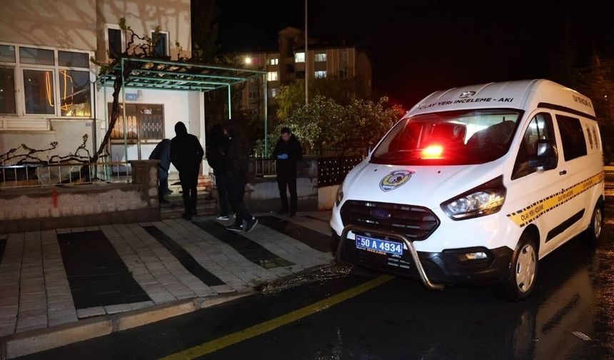 Babasını bıçaklayıp ağır yaralayan oğul ardına bile bakmadan kaçtı