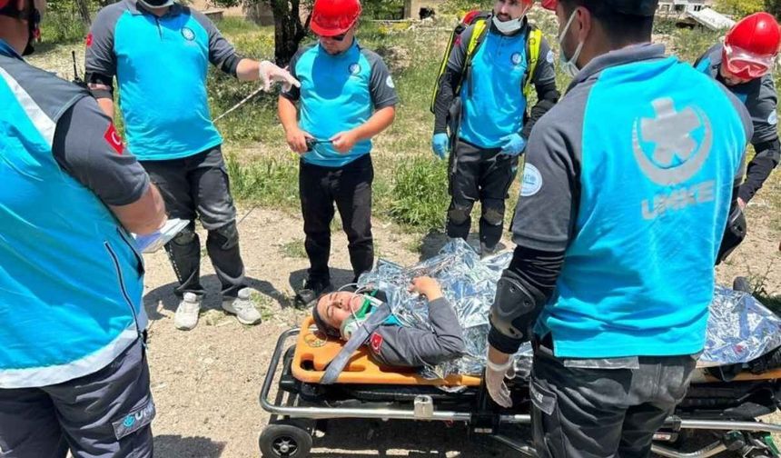 16 personel zorlu kurtarma eğitiminden geçti