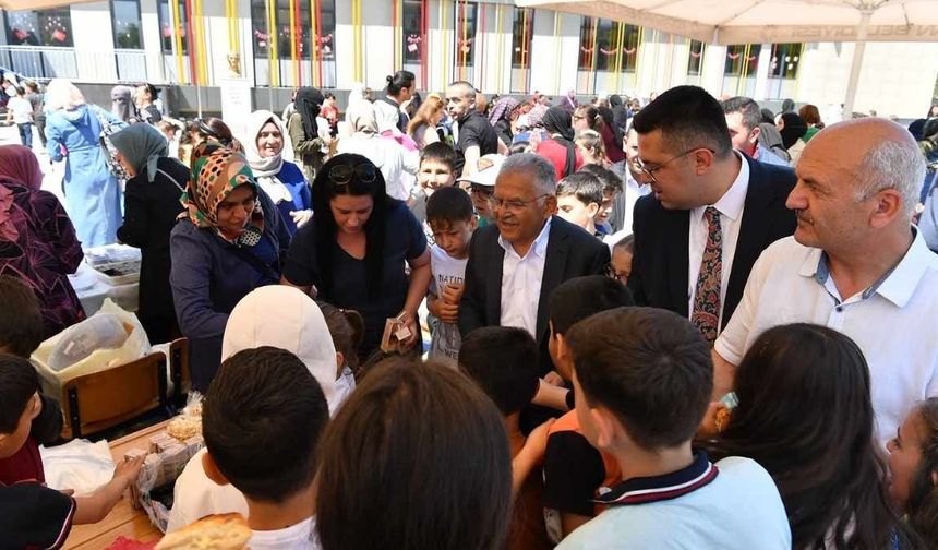 Büyükkılıç öğrencilerin bahar coşkusuna ortak oldu