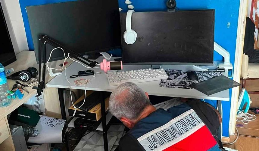 Kredi kartı şebekesine MİT operasyonu: 3 gözaltı