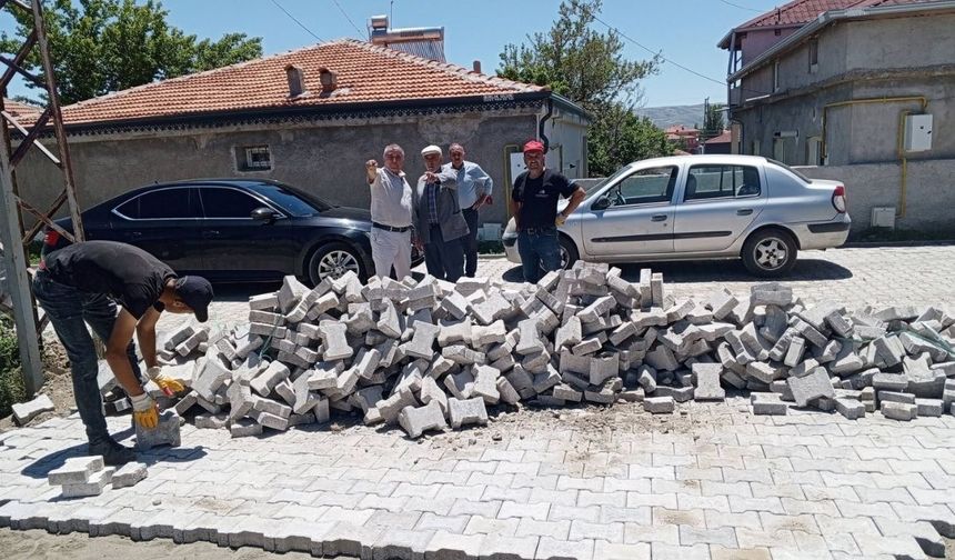Tomarza’da yol yapım çalışması: Başkan Koç yerinde inceledi!