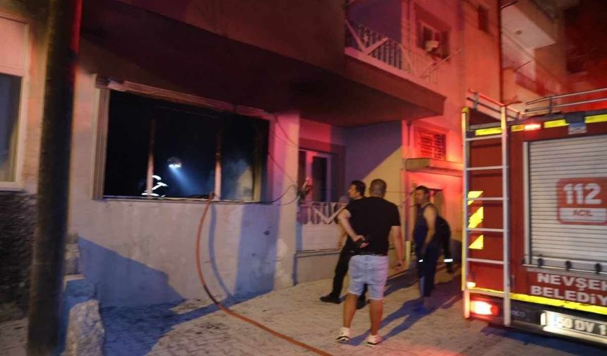 Nevşehir’de önce ağabeyini bıçakla kovaladı sonra evini ateşe verdi