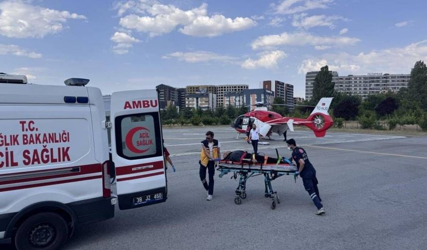 Pınarbaşı'nda beyin kanaması geçiren hasta helikopterle sevk edildi