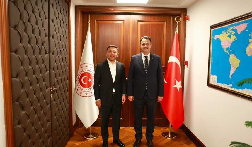 AK Parti’ye katılan Rasim Arı’dan Ankara’da önemli temas!