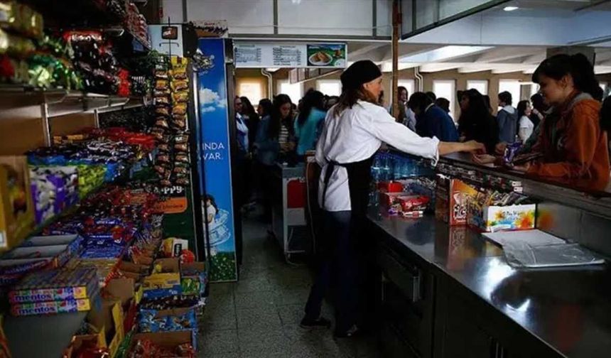 Veliler ve öğrenciler dikkat: Kantinlerde gazlı içecek ve cips devri kapanıyor!