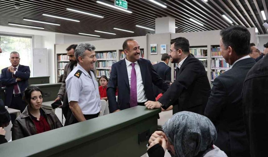Kayseri’de halk kütüphanesi yenilenen yüzüyle kapılarını açtı!