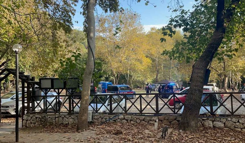 Adana'da 22 yaşındaki genç kız kendisine takıntılı 42 yaşındaki şahıs tarafından vurularak öldürüldü