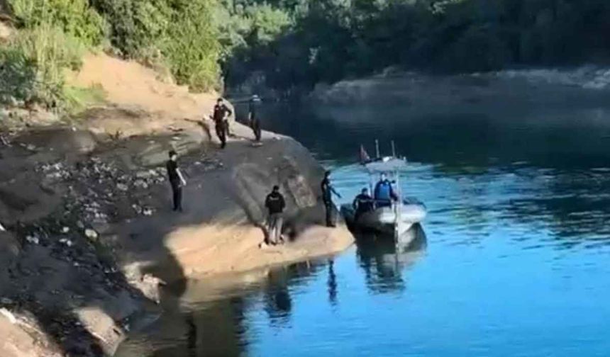 Adana'da balık tutarken göle düşen genç boğularak hayatını kaybetti