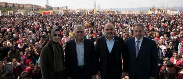 Büyükşehir Belediyesi’nin 23 Nisan Şenliği’ne yaklaşık 10 bin kişi katıldı