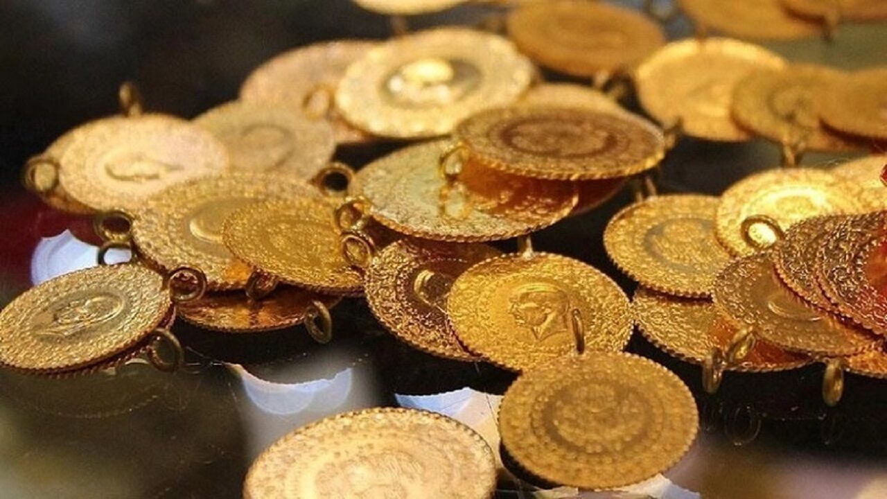 Memiş, "Kısa vadede altın fiyatlarında teknik düzeltmelerin devam etmesini bekliyoruz. Ancak orta ve uzun vadede fiyatların yeniden yükselmesini bekliyorum. Gram altın 6000 lira, ons altın 4250 dolar seviyelerine kadar çıkabilir" şeklinde konuştu.