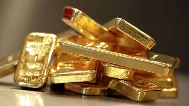 Hazırlanan rapor, sahte ürünlerin kent genelinde hızla yayılmaya başladığını ortaya koydu.

Raporda, çeyrek, yarım, cumhuriyet, gremse ve ayarı düşük bileziklerin imitasyon olarak üretildiği, bazı kişilerin bunları “gerçek altın” gibi kuyumculara sattığı belirlendi.