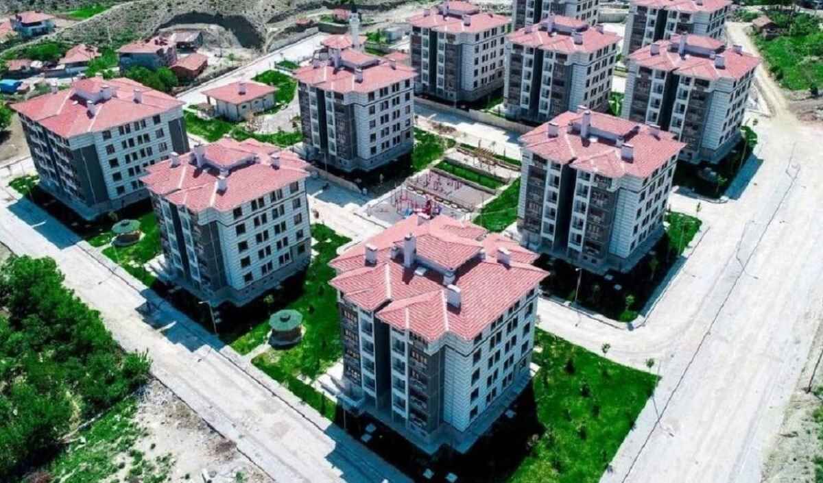 Başvuru süreci sona yaklaşıyor
TOKİ'nin bu kapsamlı açık artırma duyurusu, sınırlı süresiyle dikkat çekiyor. Katılım için başvuru sürecinin kısa süre içinde tamamlanması gerektiği vurgulanıyor. 