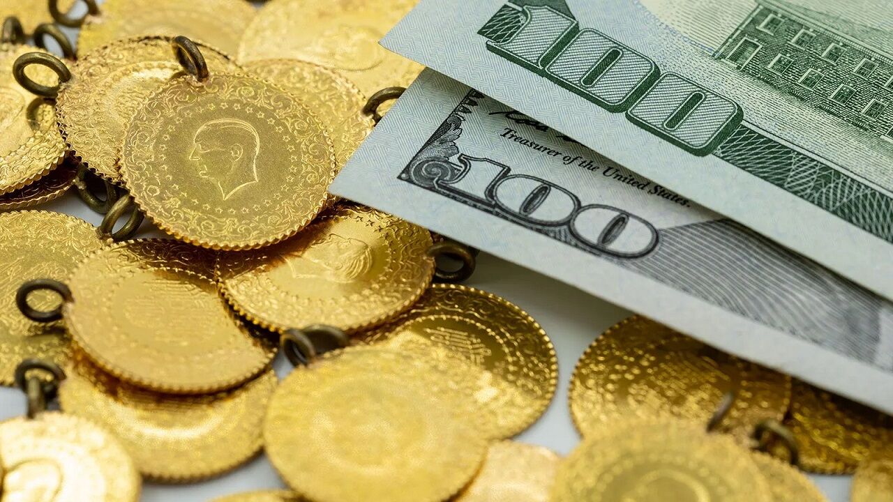 Salı Günü Dikkat: Piyasalar Kapalı, Risk Açık
Memiş’e göre 15 Temmuz, Türkiye için resmî tatil olsa da uluslararası piyasalar açık kalacak. Bu durum kur ve emtia fiyatlarında geniş makaslara neden olabilir. Özellikle bankalar ve Borsa İstanbul kapalıyken yapılan işlemlerden kaçınılması öneriliyor. Memiş, yatırımcılara pozisyon almak için pazartesi ya da çarşambayı tercih etmelerini tavsiye etti.