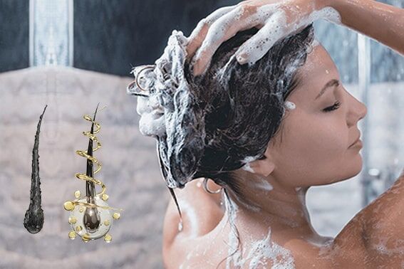 3. Keratin
Saçlarınız boya, ısı işlemleri veya çevresel faktörler nedeniyle yıprandıysa, keratin tam bir kurtarıcıdır. Saçın doğal yapı taşı olan keratin, şampuanlarda kullanıldığında saç tellerindeki hasarlı bölgeleri doldurur ve saçın daha pürüzsüz, parlak ve güçlü görünmesini sağlar. Keratin içeren şampuanlar, özellikle mat ve cansız saçları yeniden hayata döndürmek için idealdir. Düzenli kullanımla, saçlarınızın daha yumuşak ve sağlıklı olduğunu fark edeceksiniz.