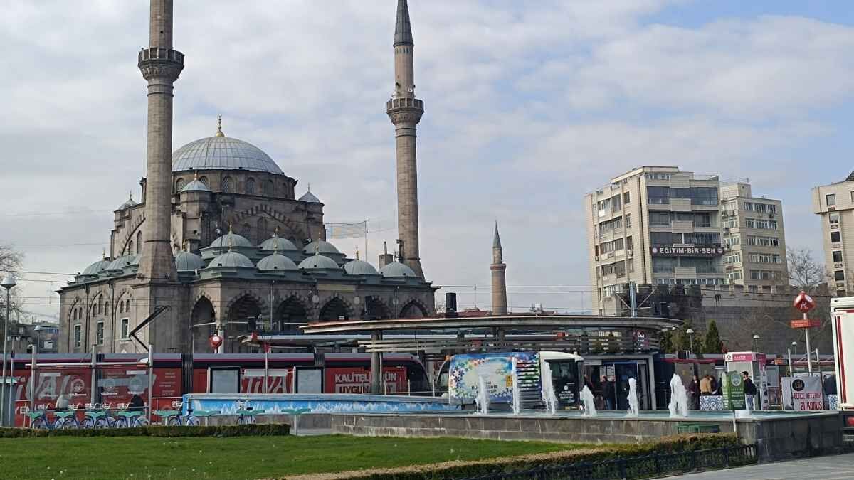 Bayram Tramvay Ucretsiz (1)