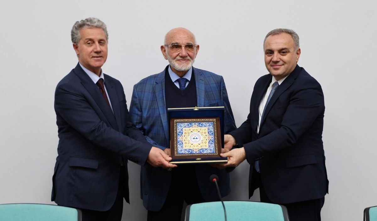 erciyes üniversitesi, İslam Alimleri Vakfı Başkanı Hacımüftüoğlu 