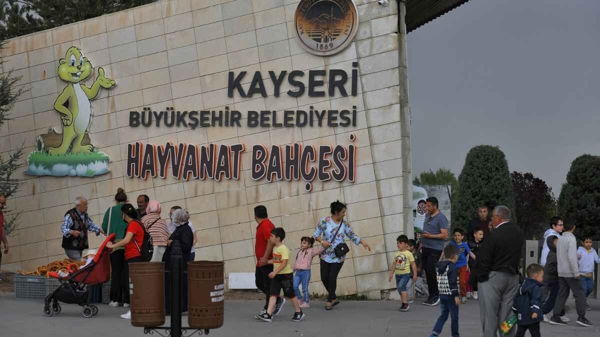 Kayseri Hayvanat Bahcesi Kurban Bayarami Ucretsiz (5)