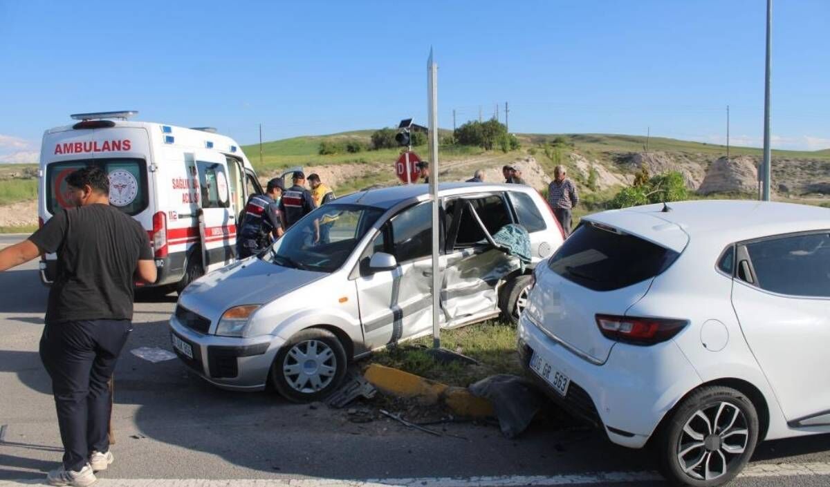 Kayseri Kirsehir Yolu Kaza (1)