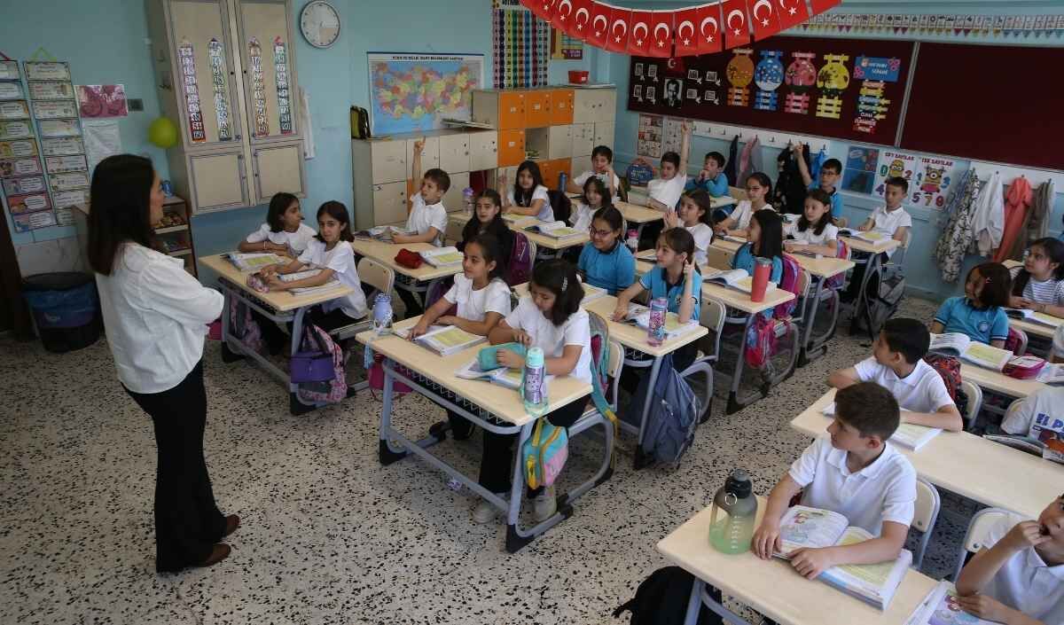 Kayseri’de Pazartesi Geleneği! Egzersiz Ve Oyunla Ders Başlıyor (1)