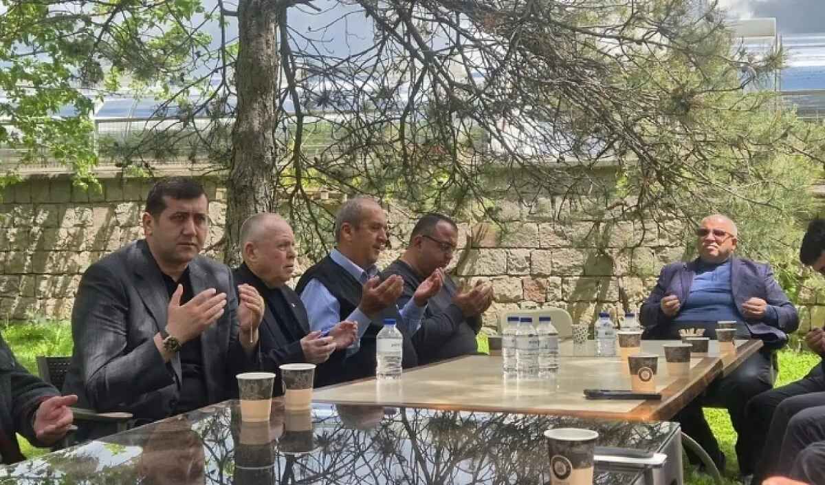 Latif Ersoy Baki Ersoy Lokma Dağıttı (2)